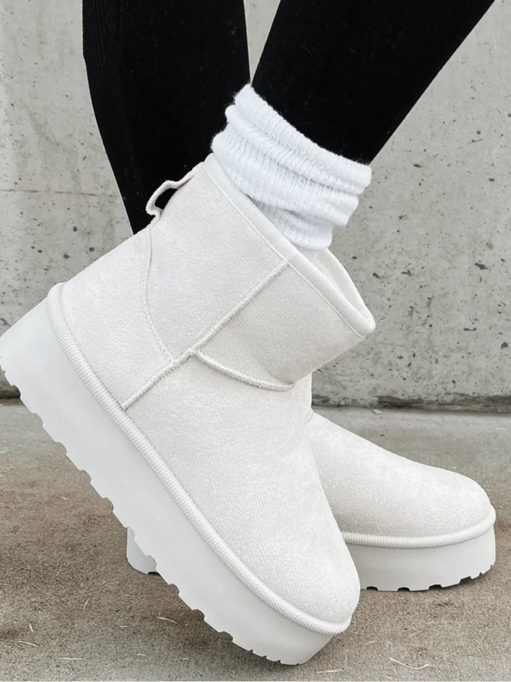 MINI PLATFORM BOOTIES FAUX FUR (OFF WHITE)